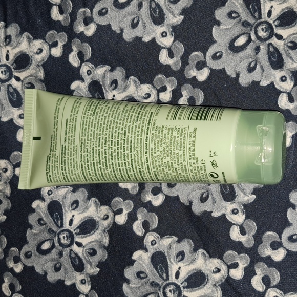 Clinique - Picture 4 of 4